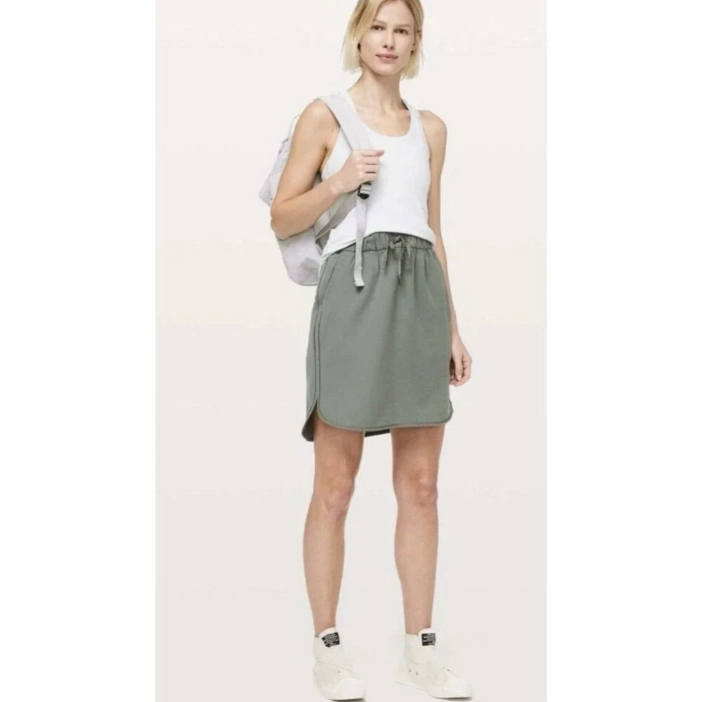 LULULEMON On The Fly Skirt Woven Size 6 Green Gray Sage GREEN Drawstring TRAVEL
